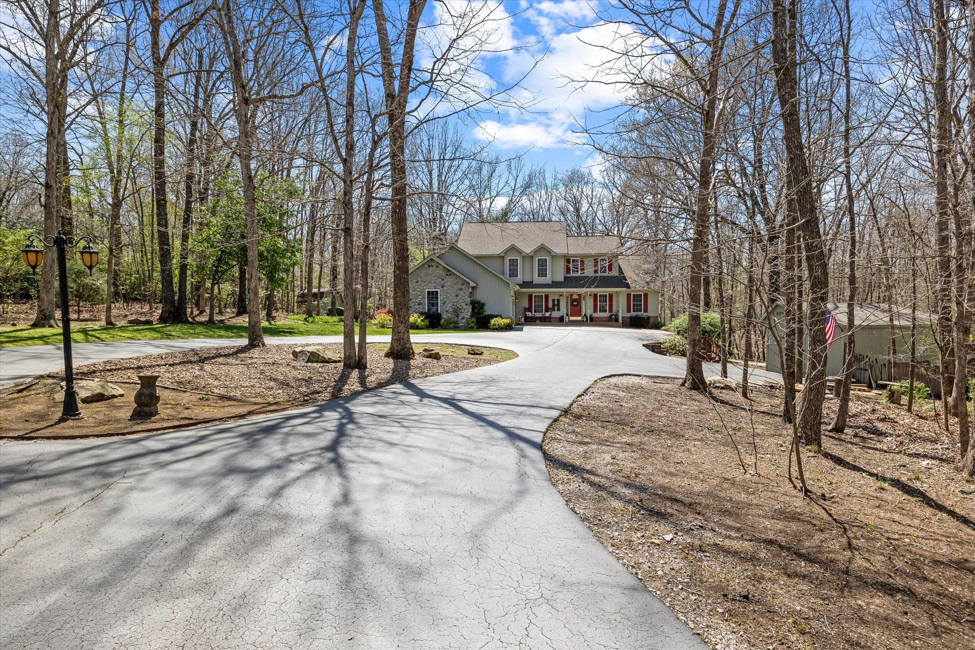 1160 Laurel Cir