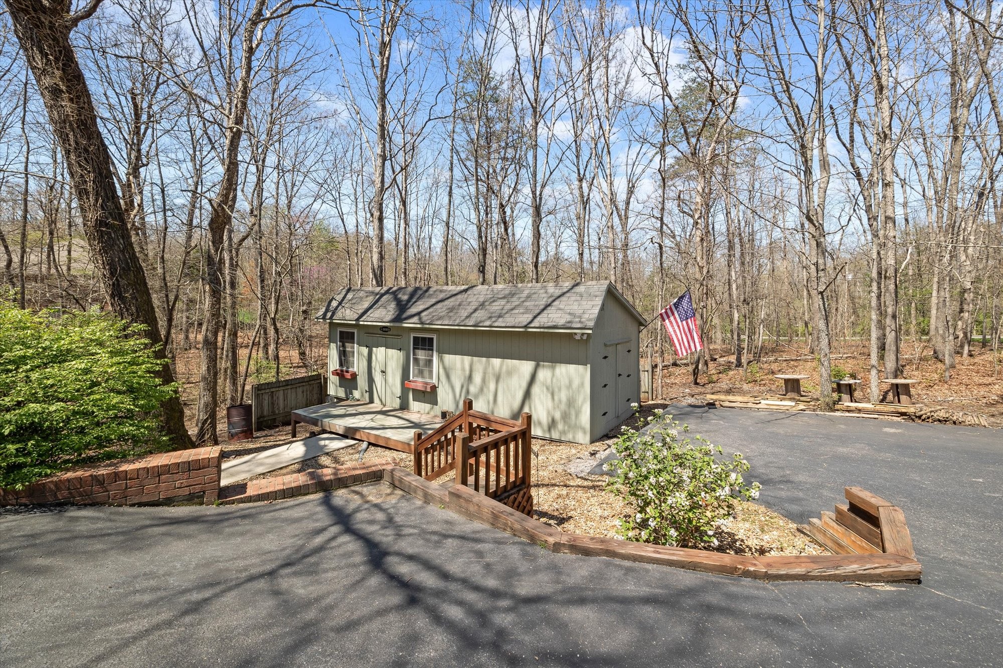 1160 Laurel Cir
