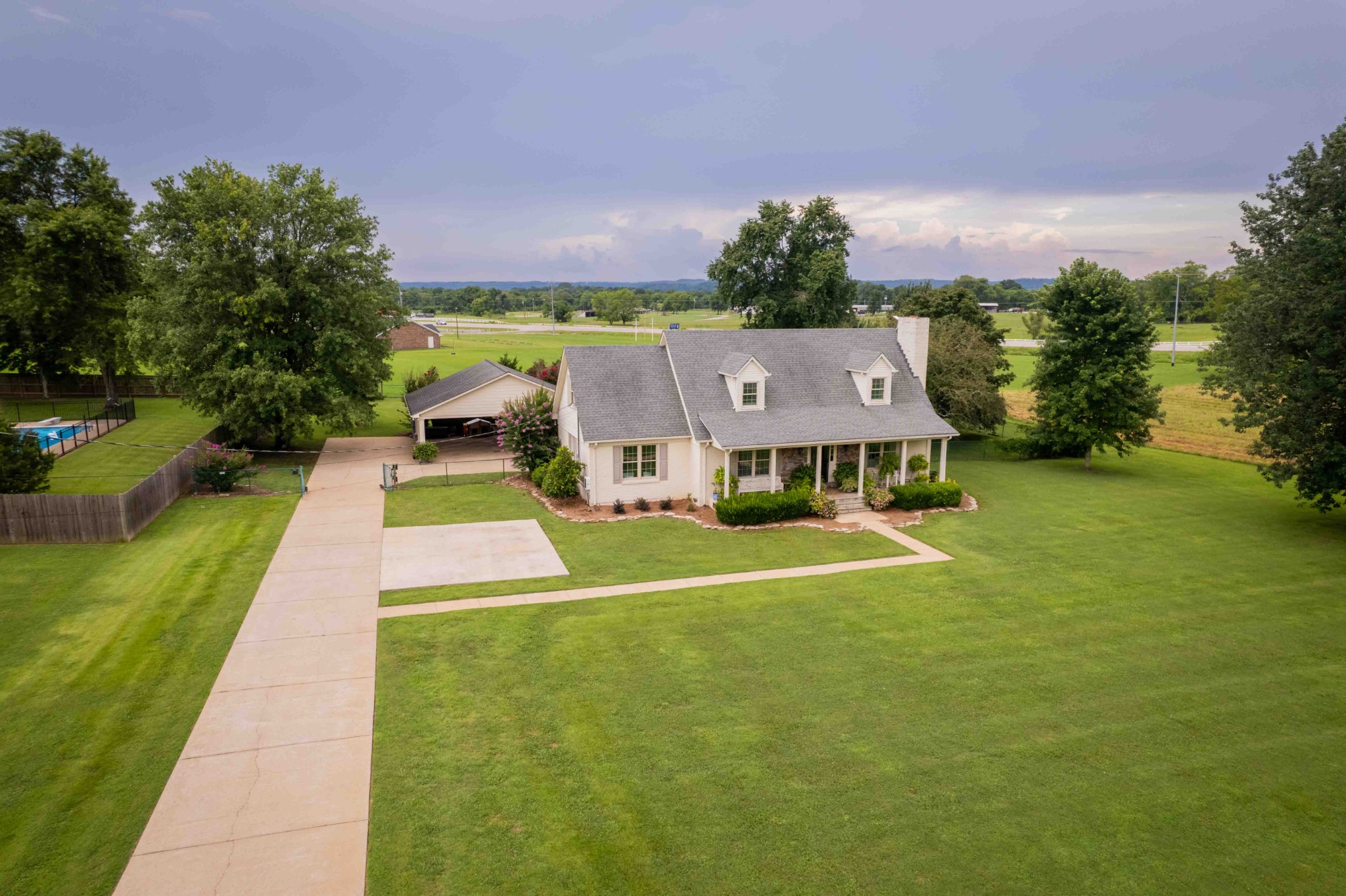1316 Edgewood Dr S