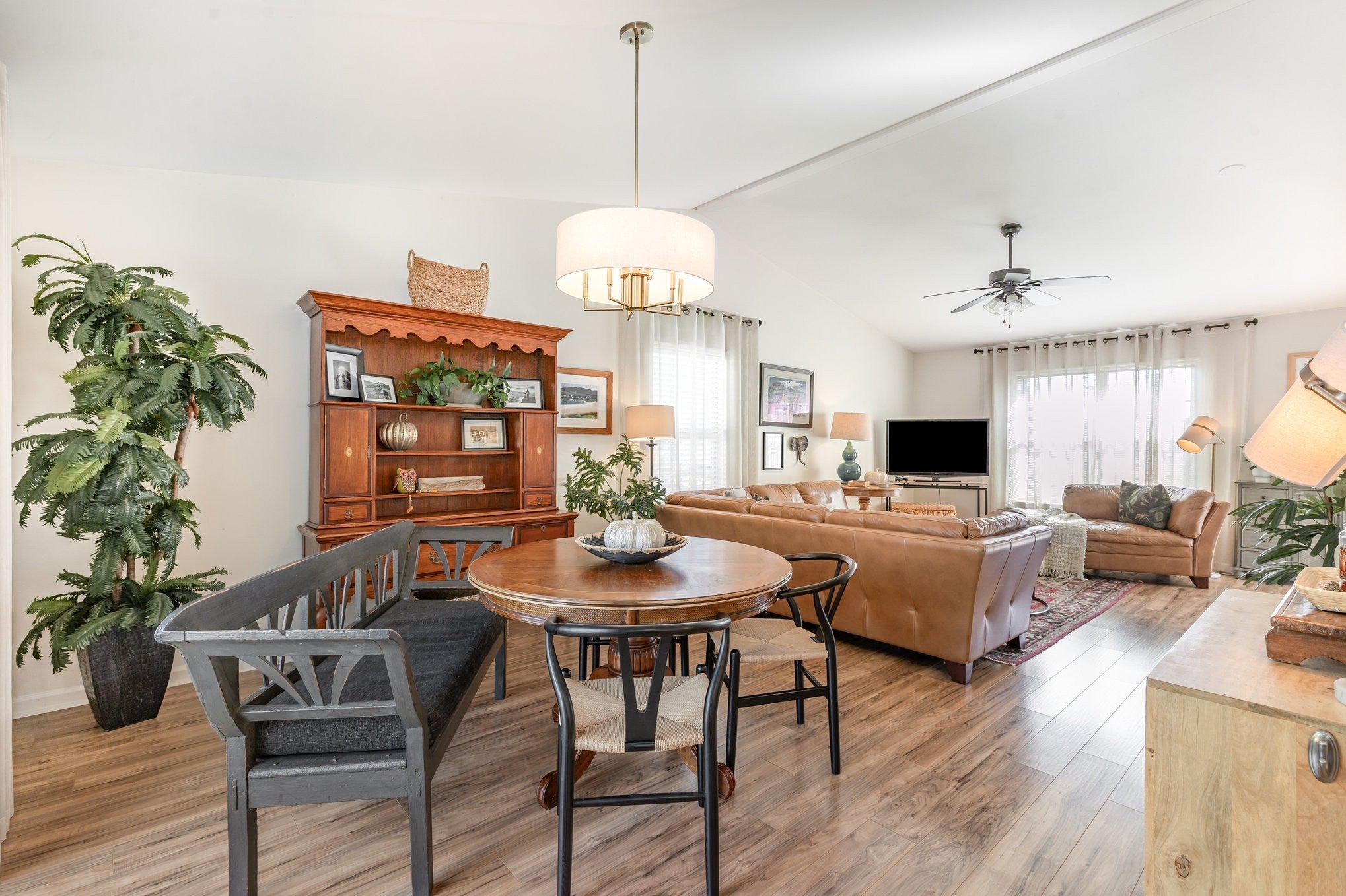 220 Cottage Pl