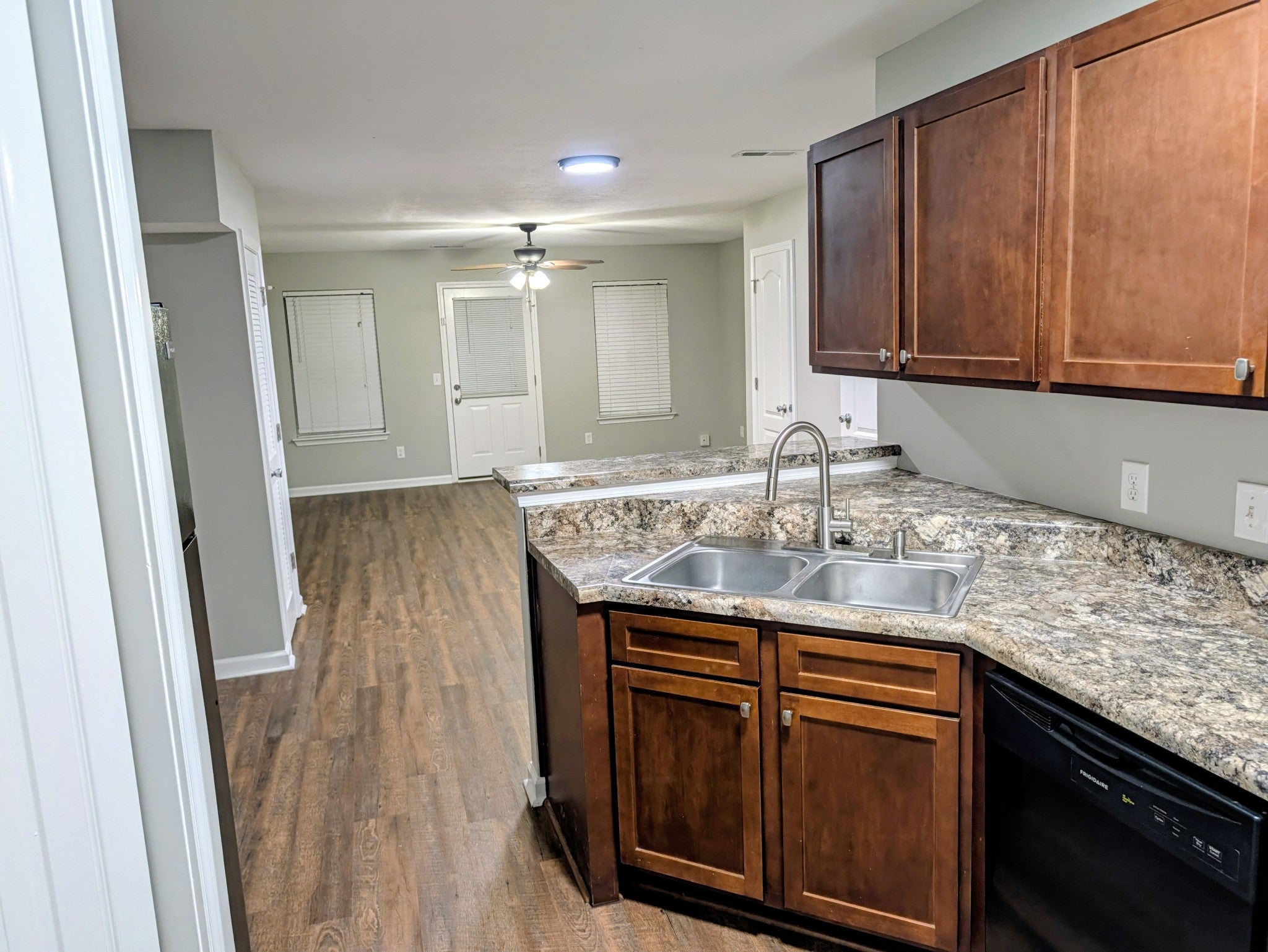 1561 Center Pointe Dr