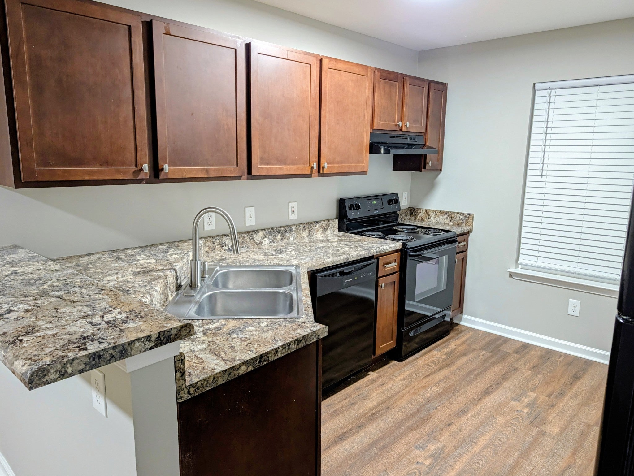 1561 Center Pointe Dr