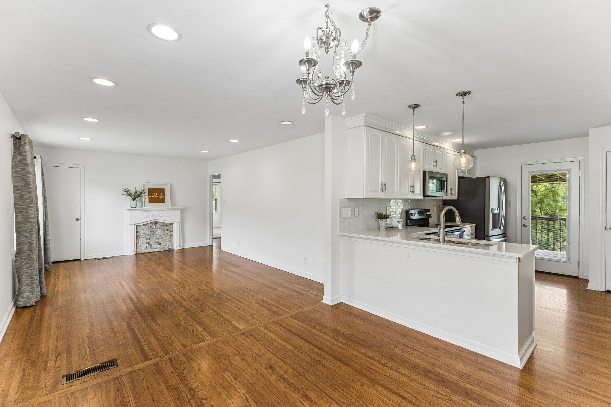 103 Oak Dr
