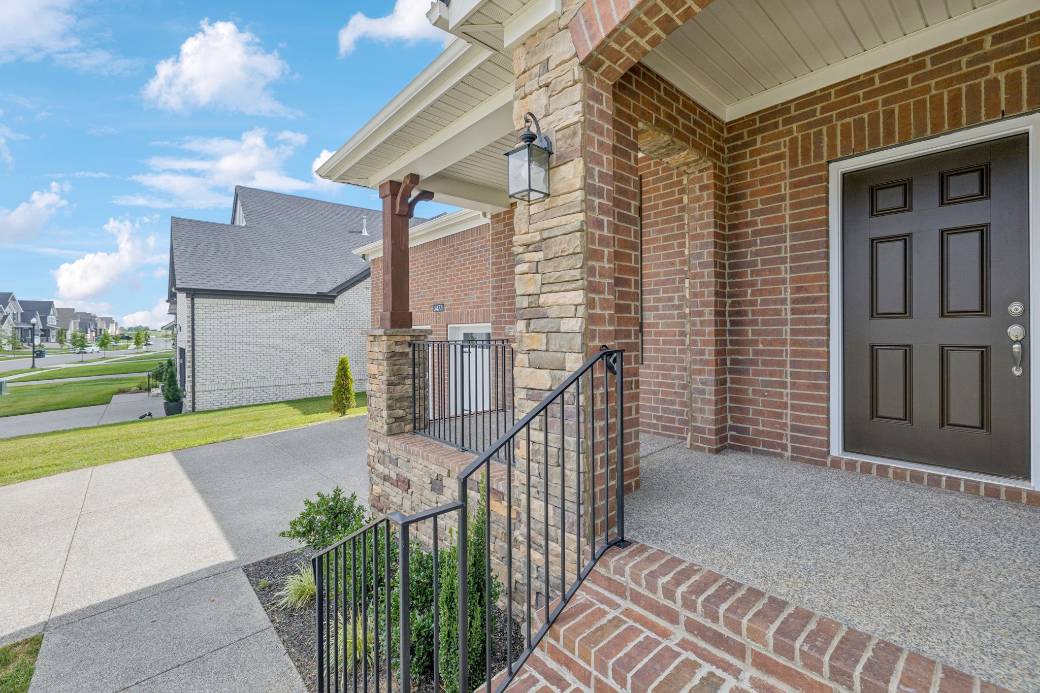 5475 Ayana Dr