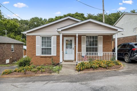 126 Five Oaks Dr Nashville TN 37217