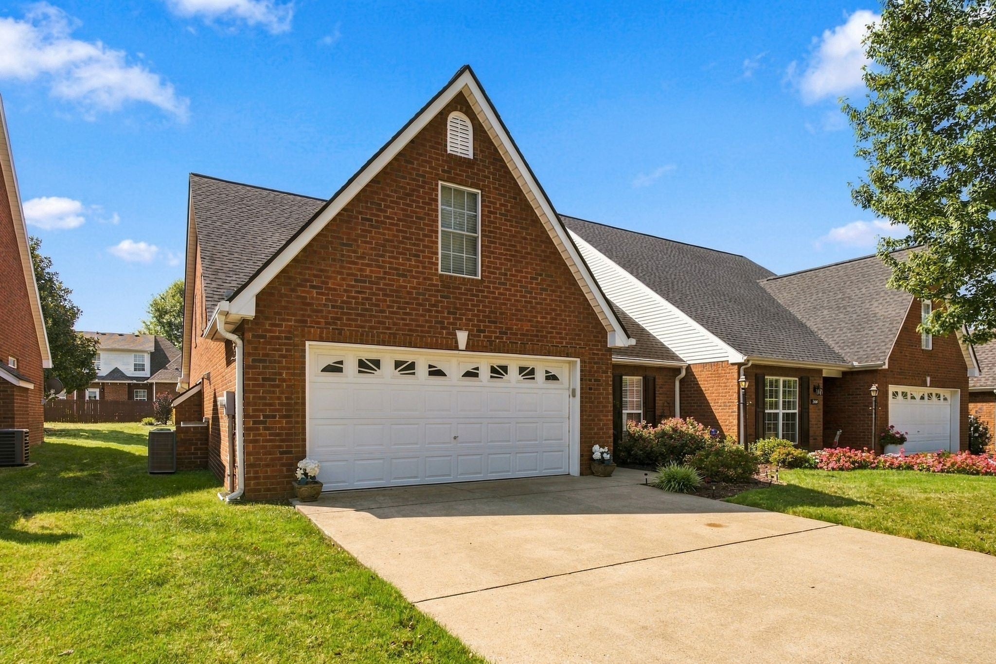 366 Golfview Ct