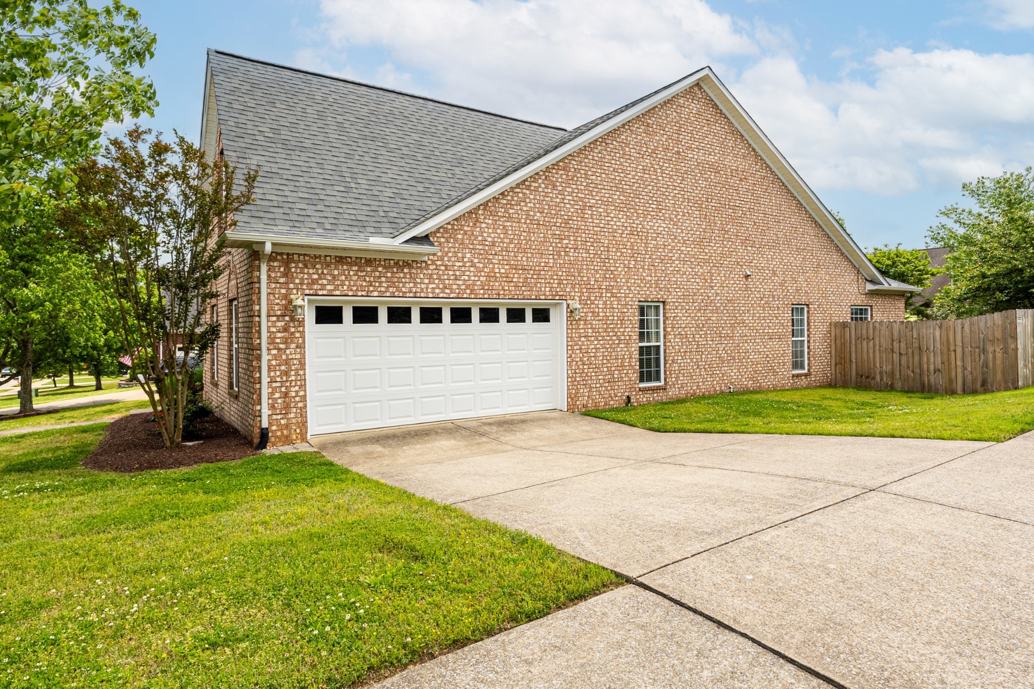 1085 Nealcrest Cir