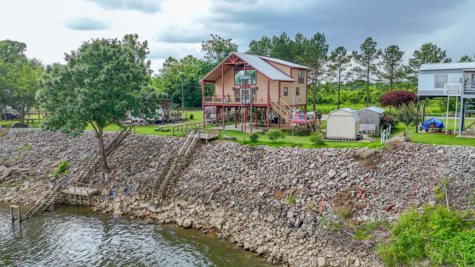230 Silver Water Ln