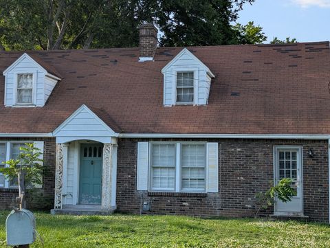 1049 Gwynn Dr Nashville TN 37216