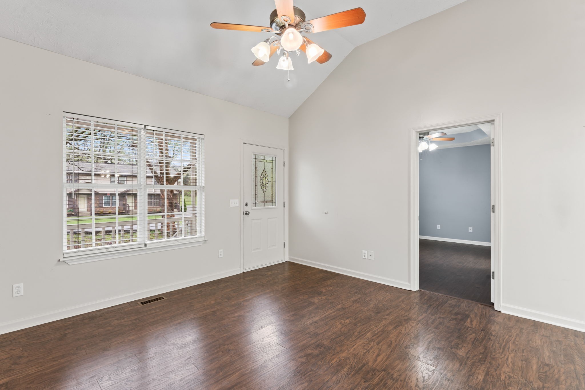 1090 Sugarberry Ln
