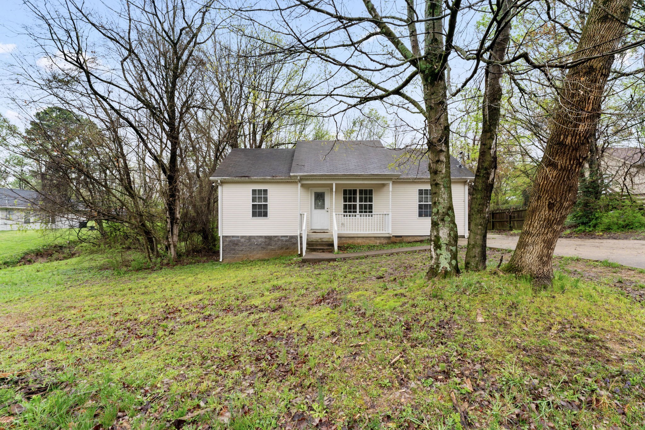 1090 Sugarberry Ln