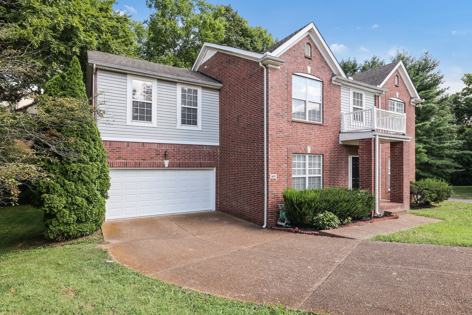 1029 Heathfield Cir