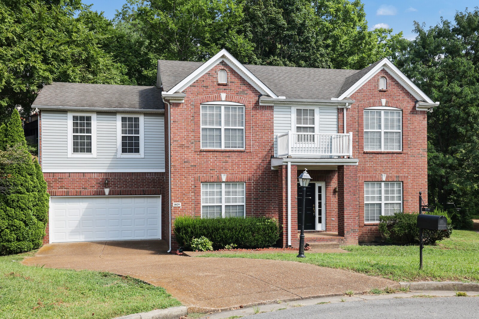 1029 Heathfield Cir