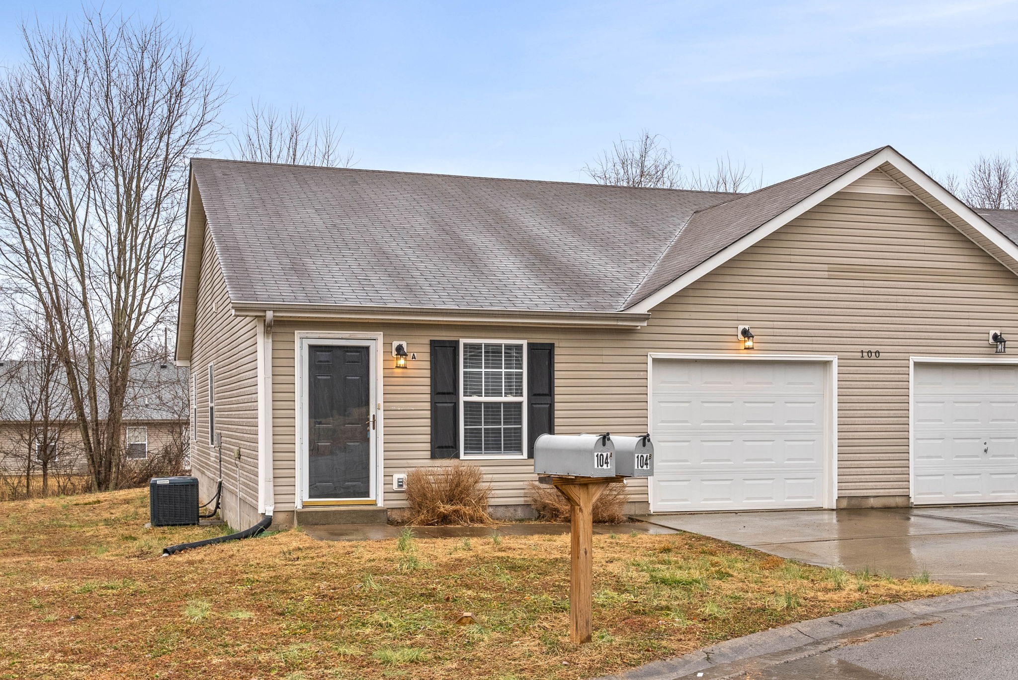 Clarksville, Tennessee 37042, United States, 2 Bedrooms Bedrooms, ,1 BathroomBathrooms,Residential,Active,11301