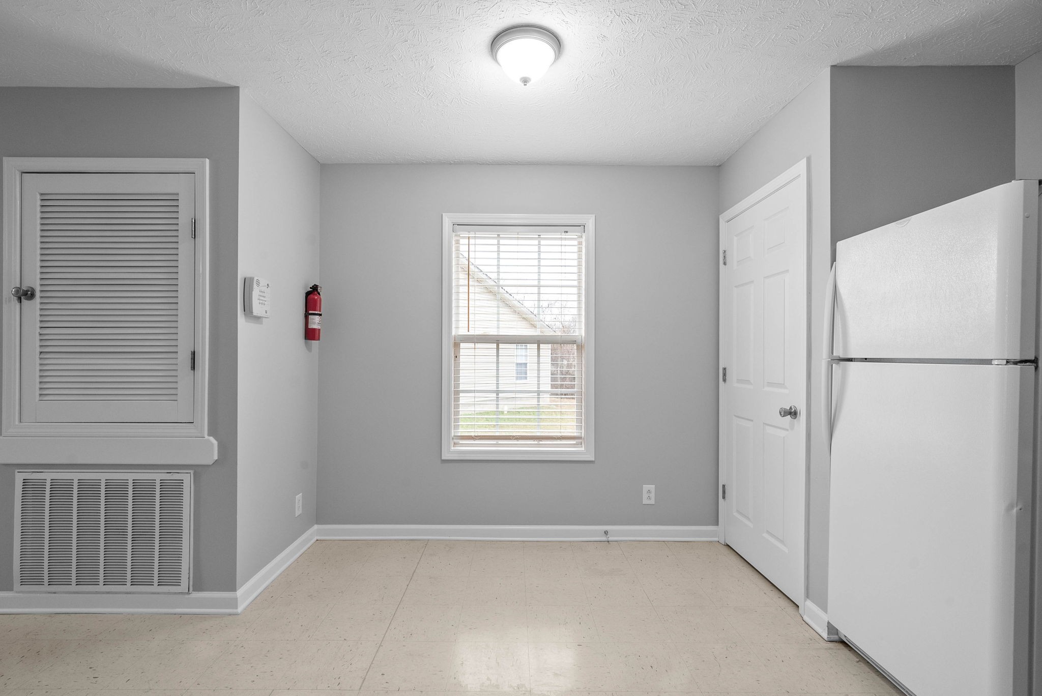 Clarksville, Tennessee 37042, United States, 2 Bedrooms Bedrooms, ,1 BathroomBathrooms,Residential,Active,11301