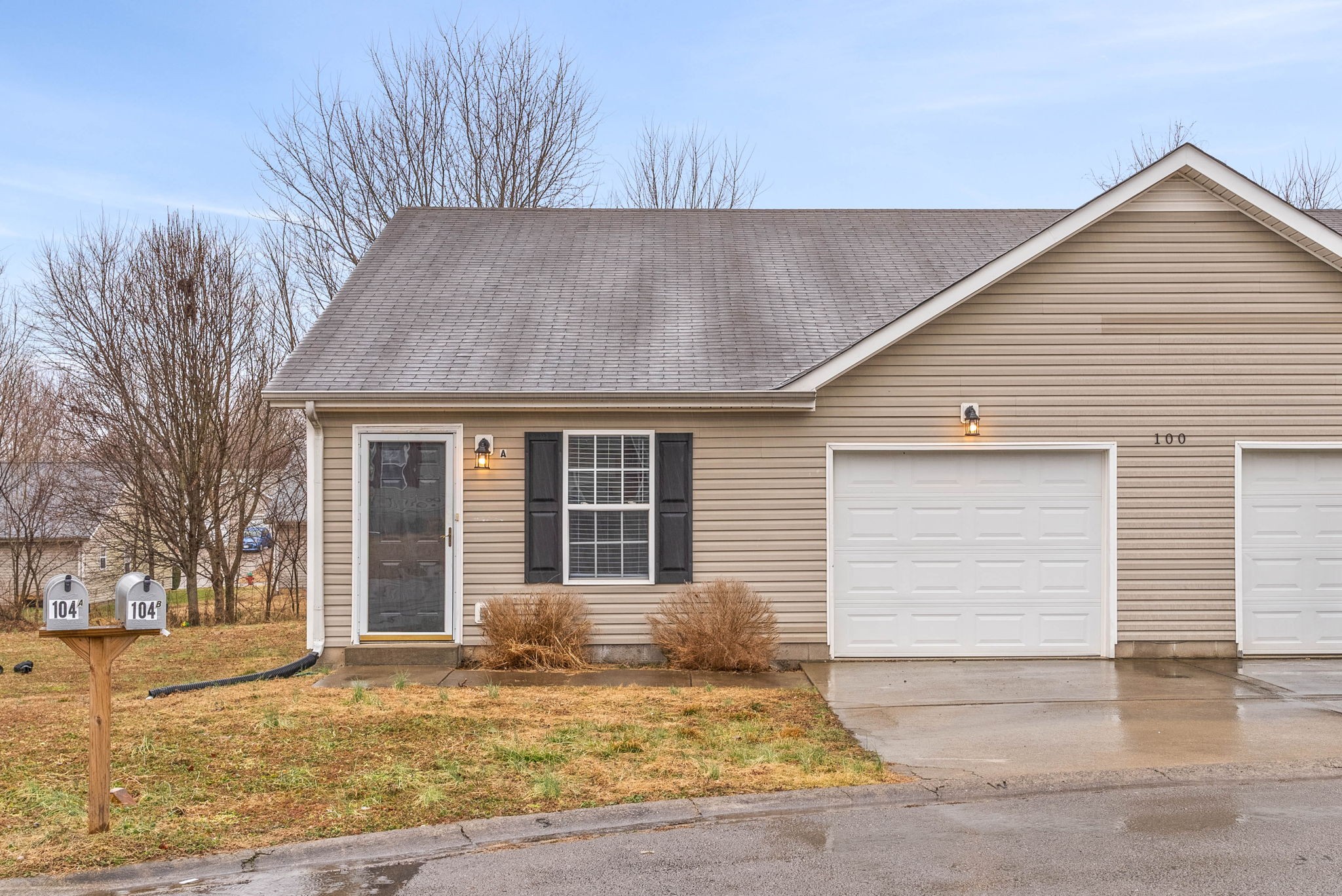Clarksville, Tennessee 37042, United States, 2 Bedrooms Bedrooms, ,1 BathroomBathrooms,Residential,Active,11301