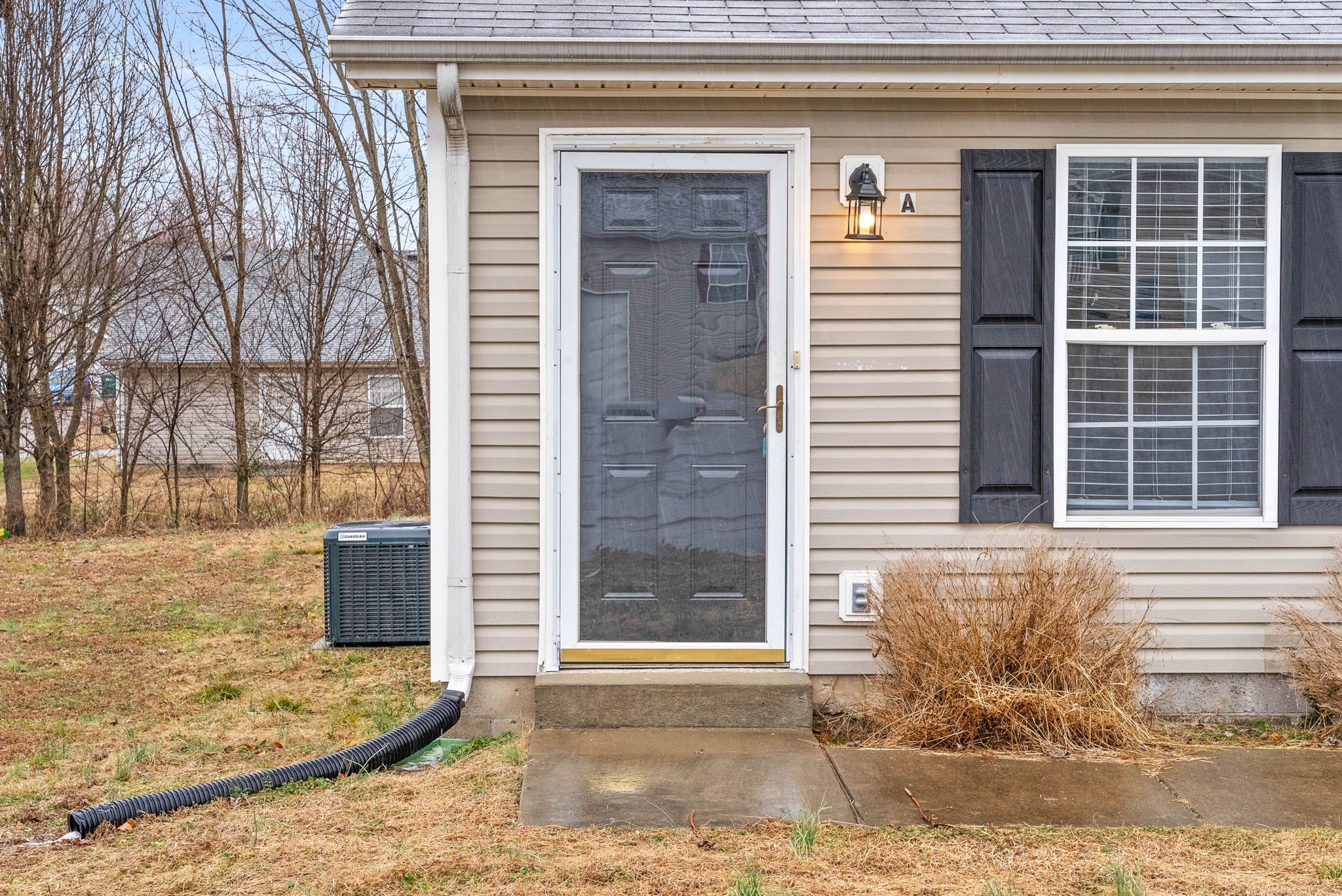 Clarksville, Tennessee 37042, United States, 2 Bedrooms Bedrooms, ,1 BathroomBathrooms,Residential,Active,11301