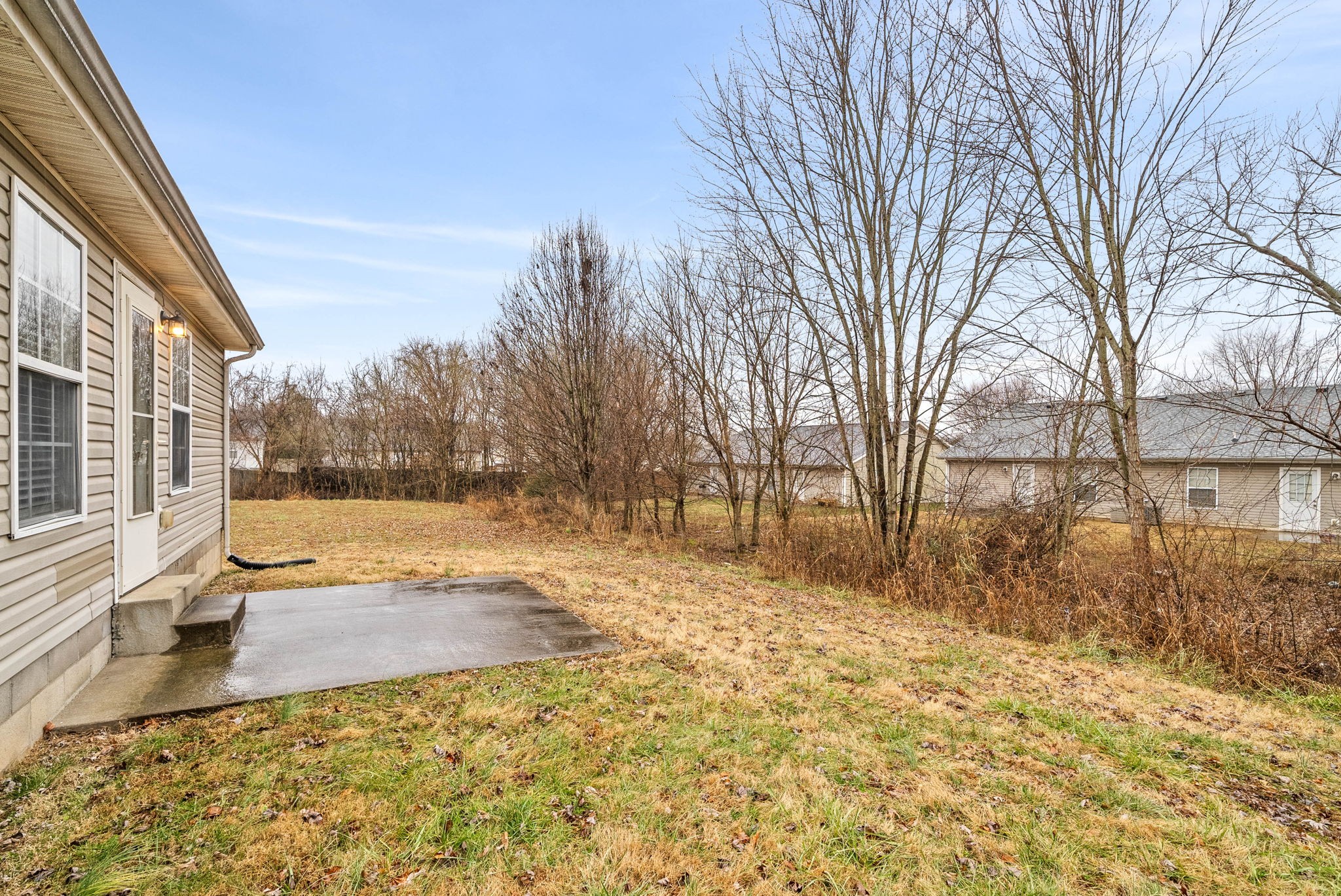 Clarksville, Tennessee 37042, United States, 2 Bedrooms Bedrooms, ,1 BathroomBathrooms,Residential,Active,11301