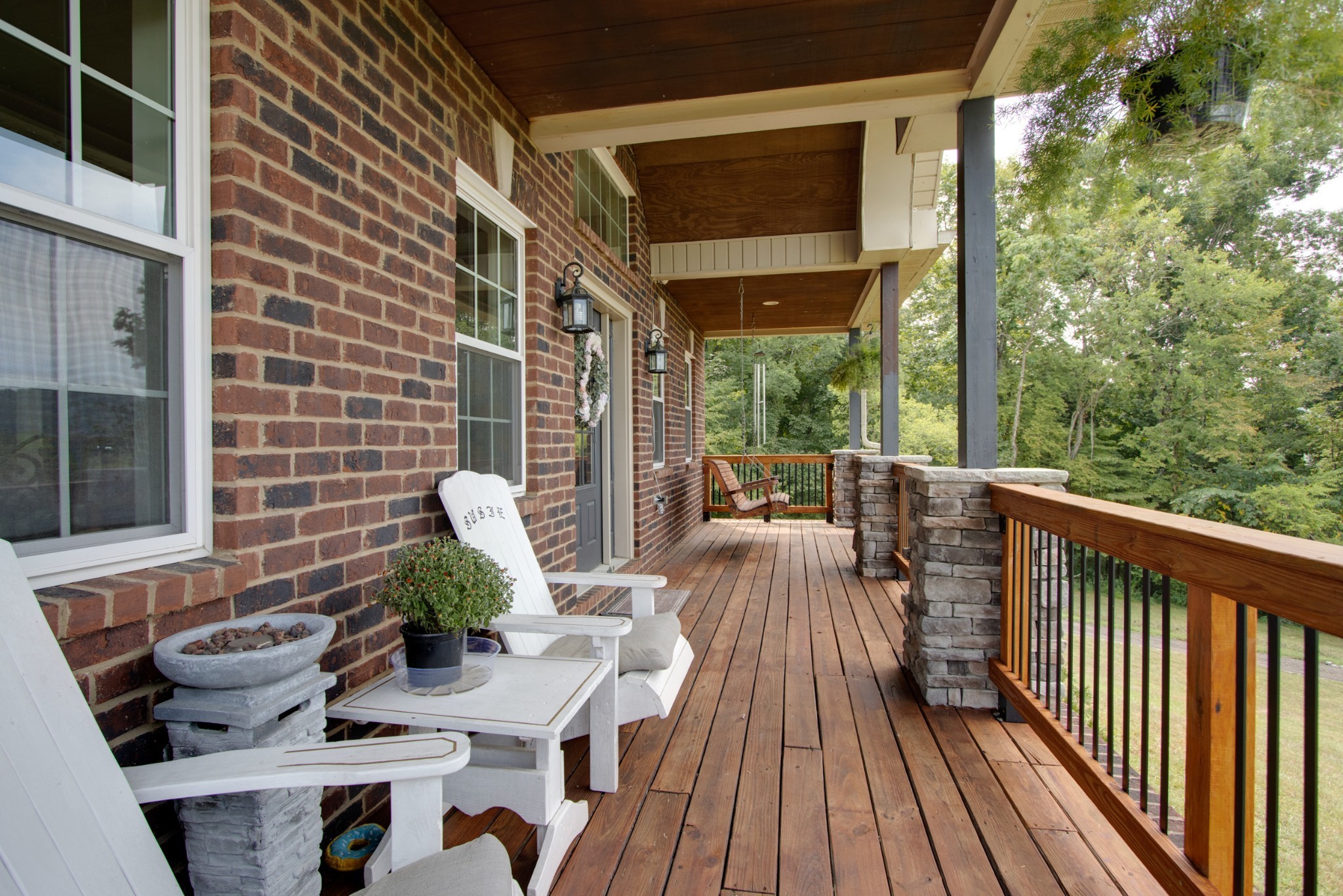 57 Lakeside Dr