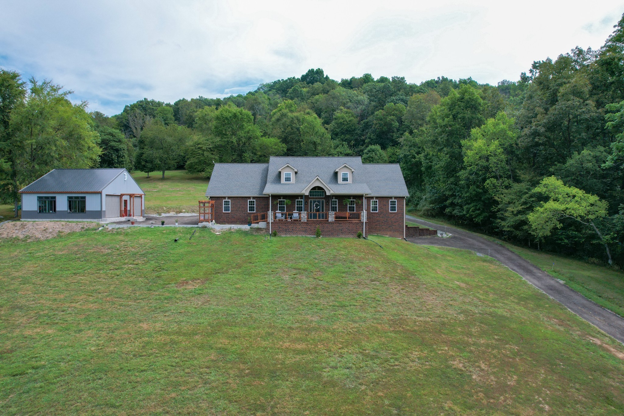 57 Lakeside Dr