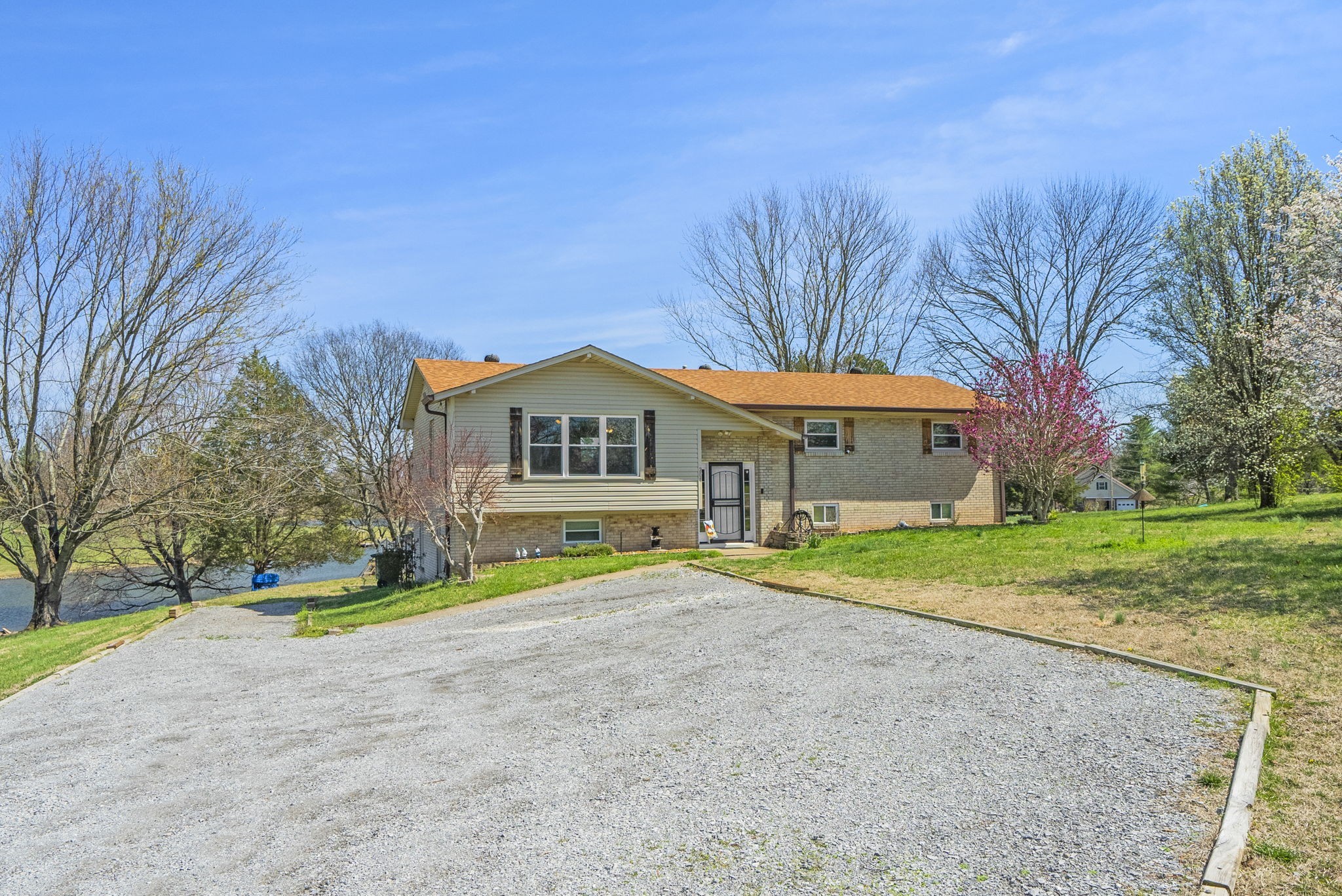 204 Drakewood Dr