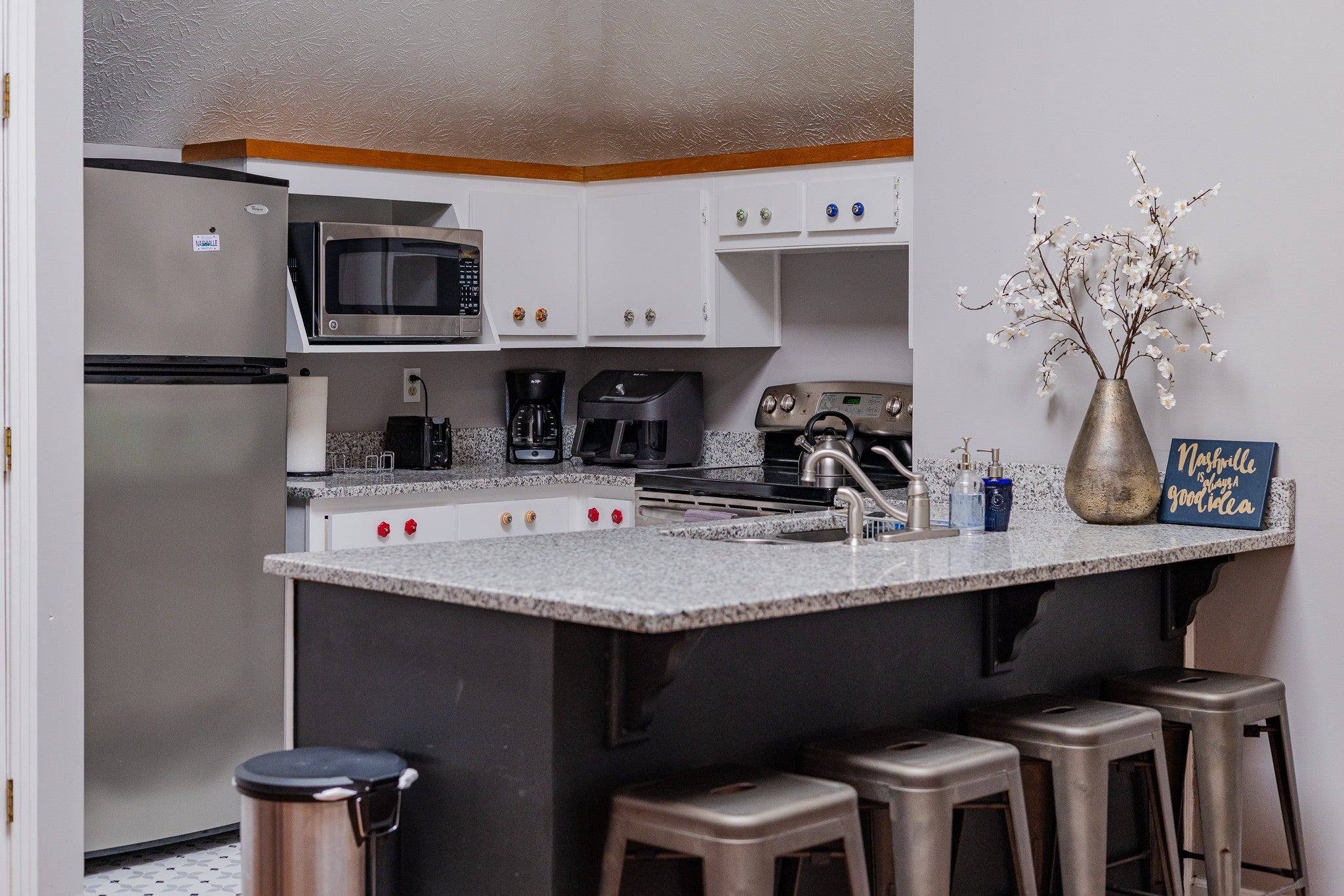 1-bed condo for sale in Nashville, TN 37212, 2118 Fairfax Ave Apt 3 2118 Fairfax Ave Apt 3, Nashville TN 37212 1-bed condo, photo 3 of 43