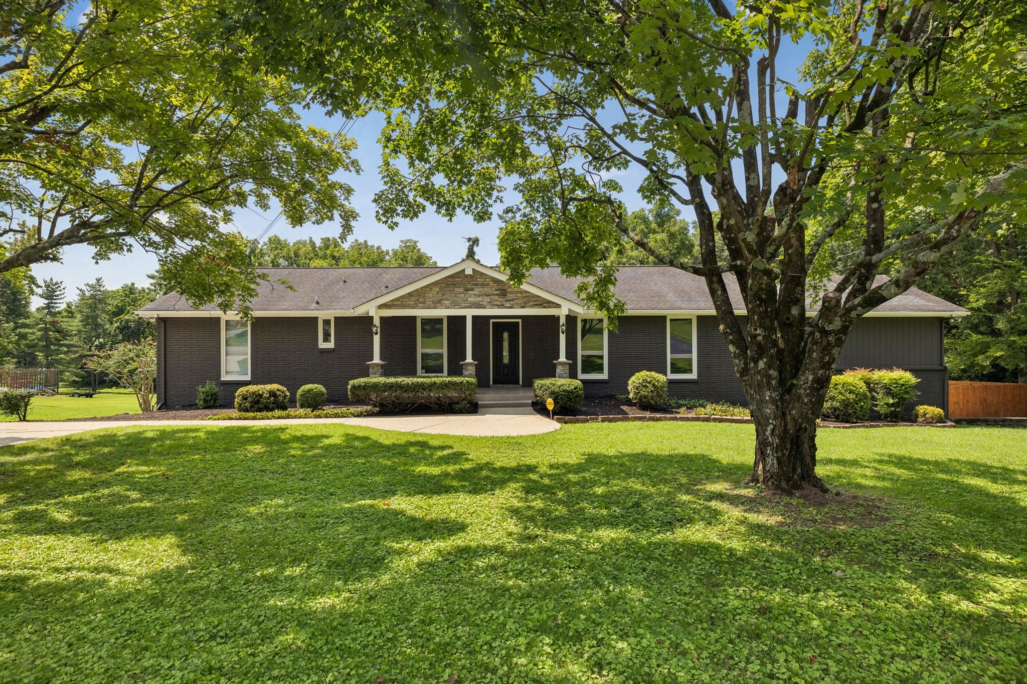 326 Draper Cir