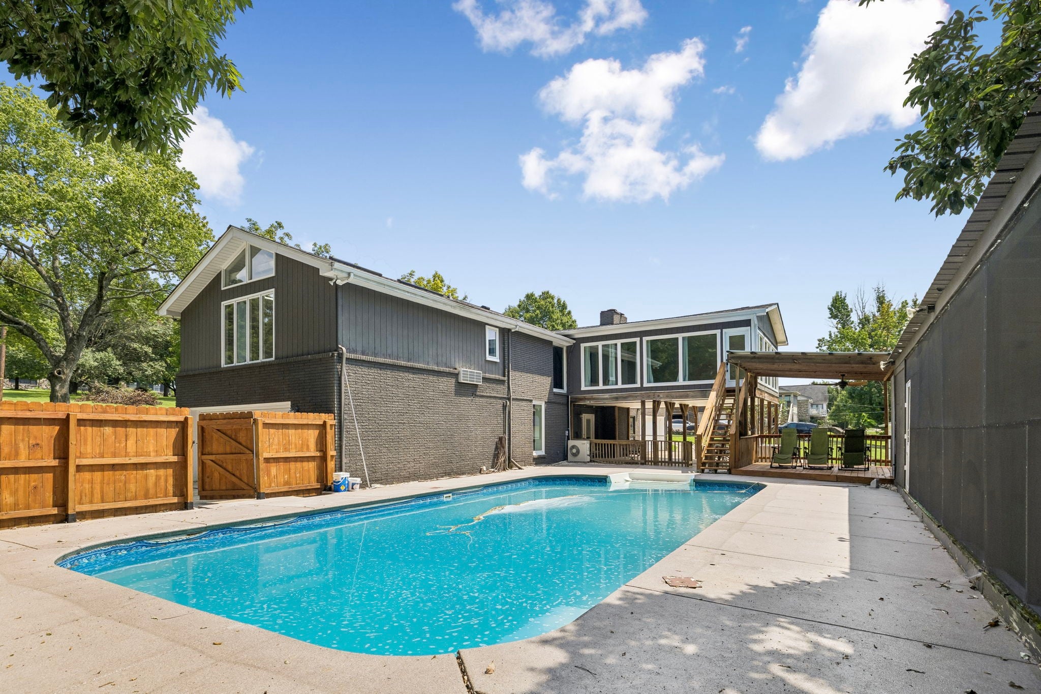 326 Draper Cir