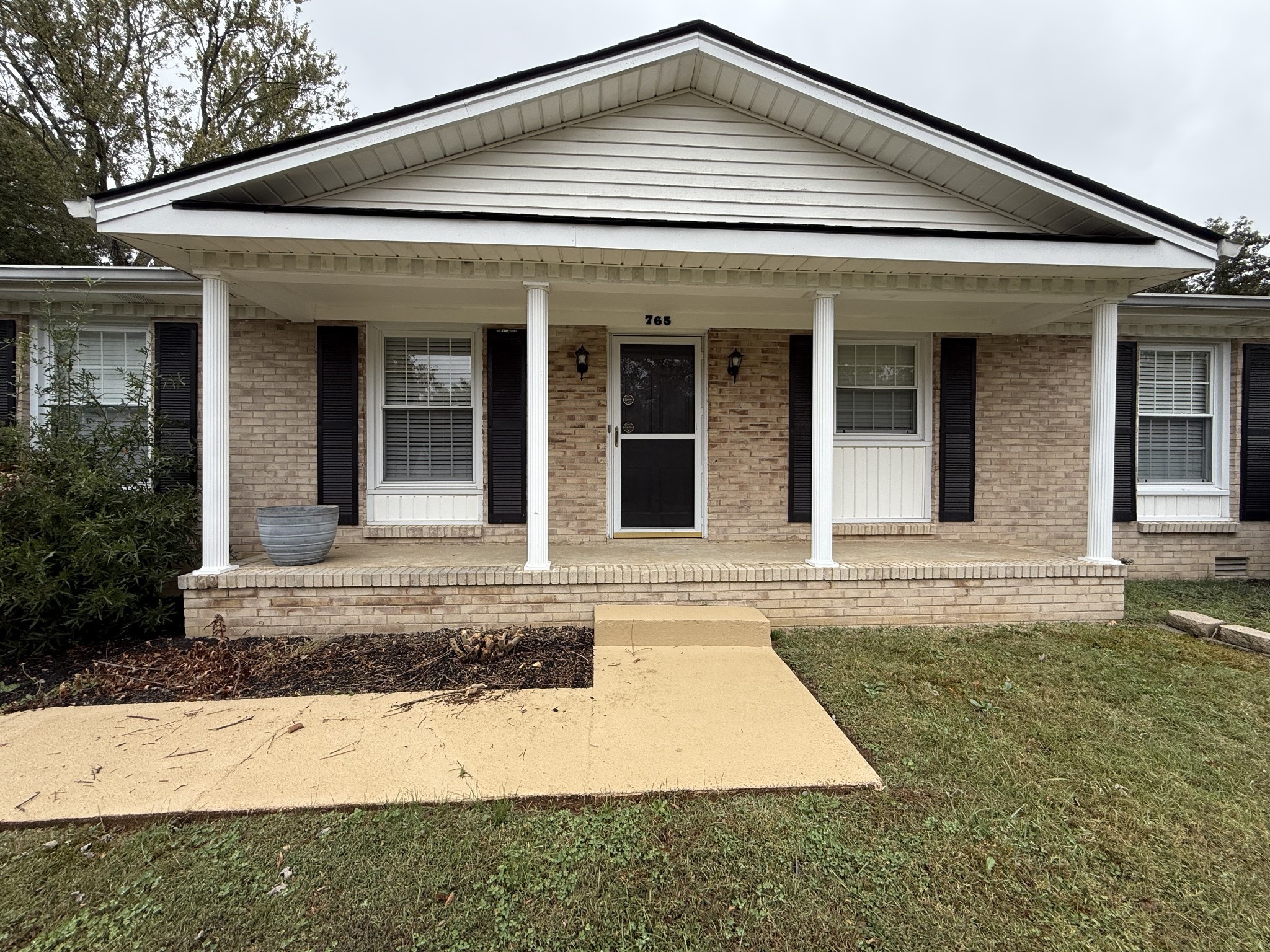 765 Myhr Dr