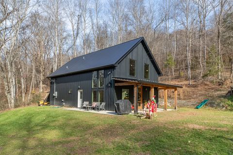 Photo of 4101 Luvenia Ln, Williamsport, TN 38487 (MLS # 3062164)