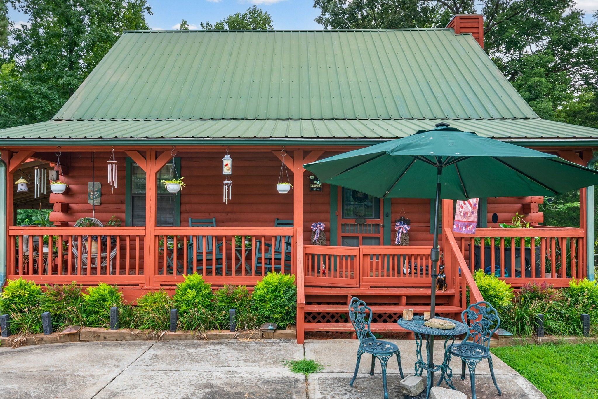 208 Lakeshore Dr