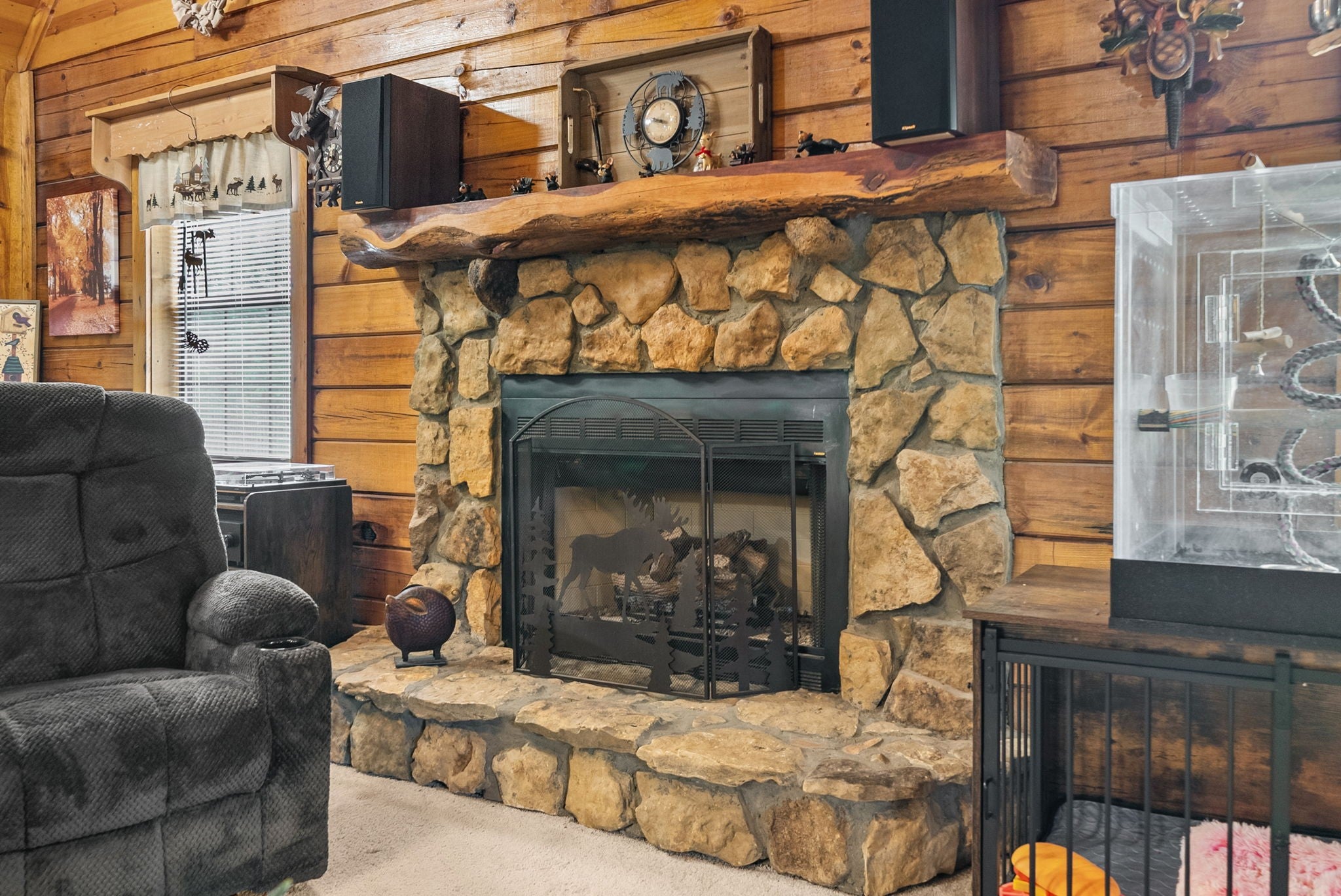 208 Lakeshore Dr