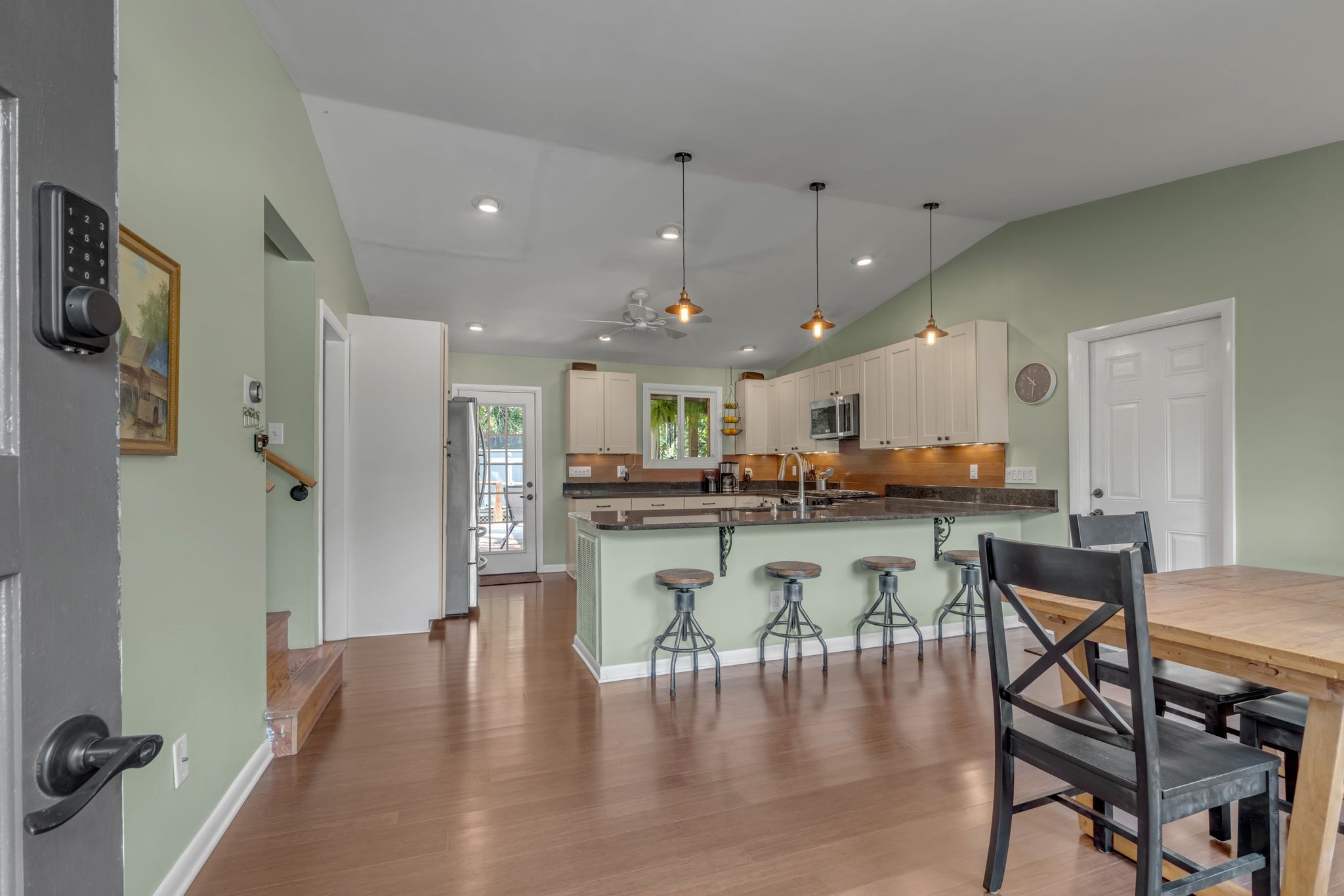 230 Juarez Dr