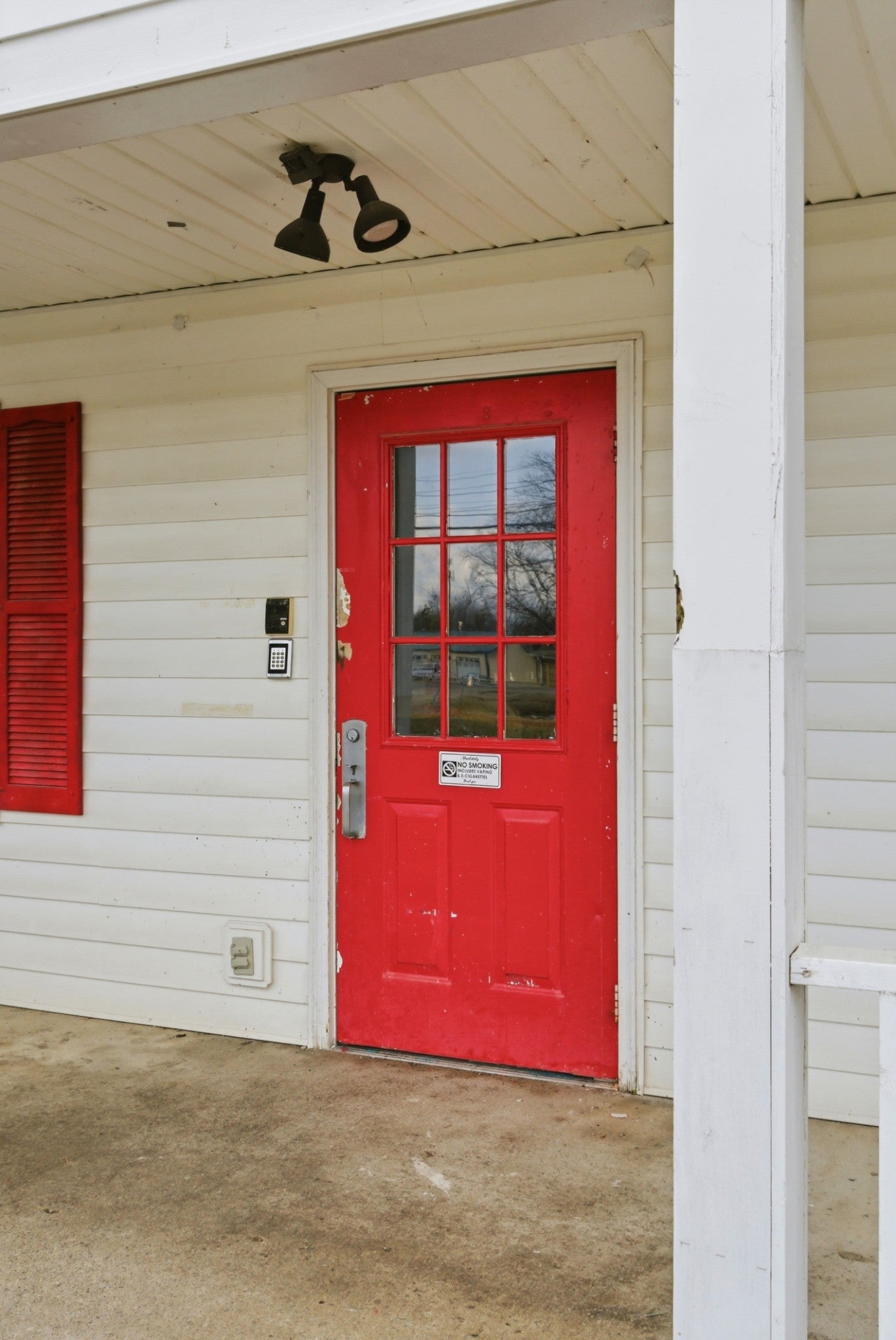609 Hwy 52E