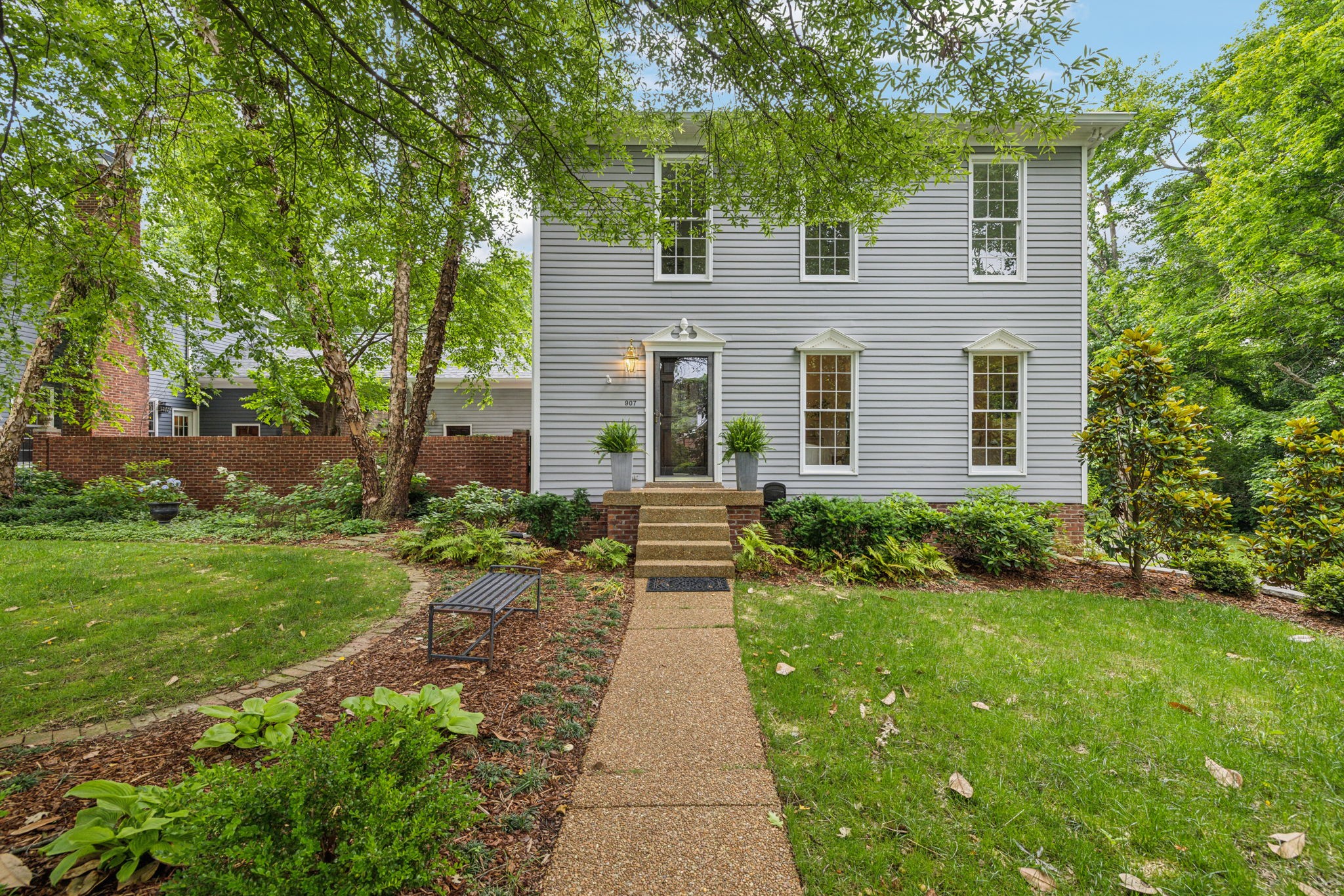 907 Paddock Park