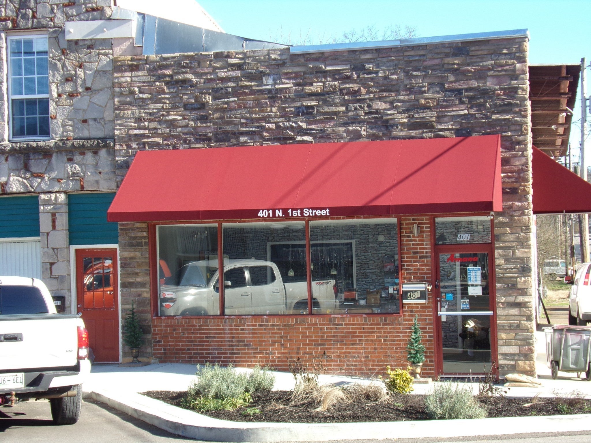 401 N 1st St