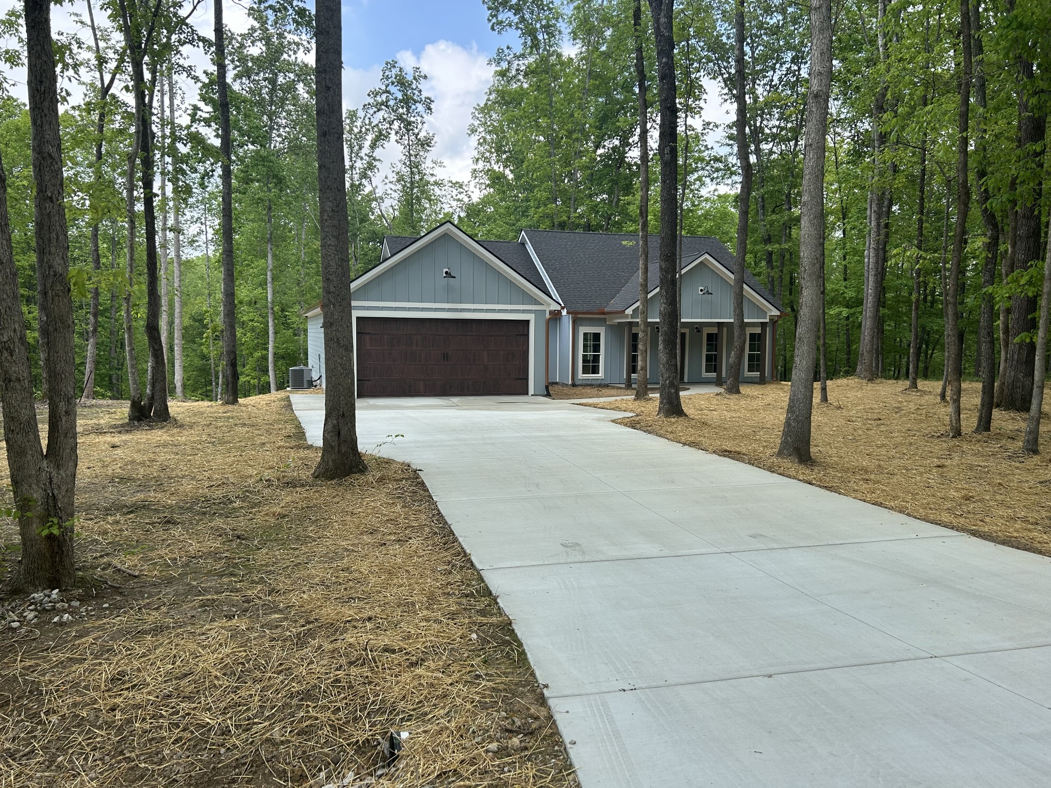835 Hasty Ln
