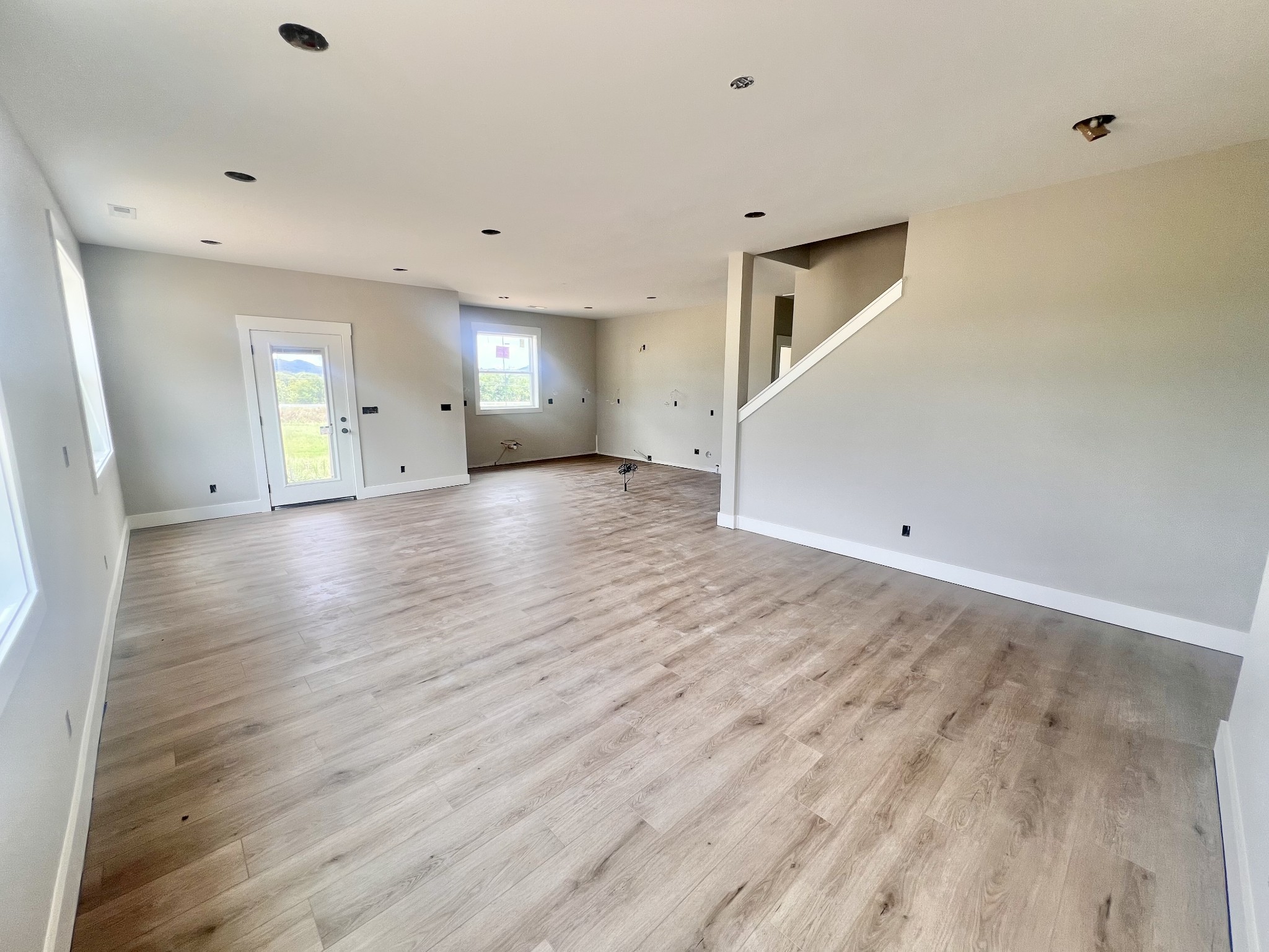 180 Scenic Ln