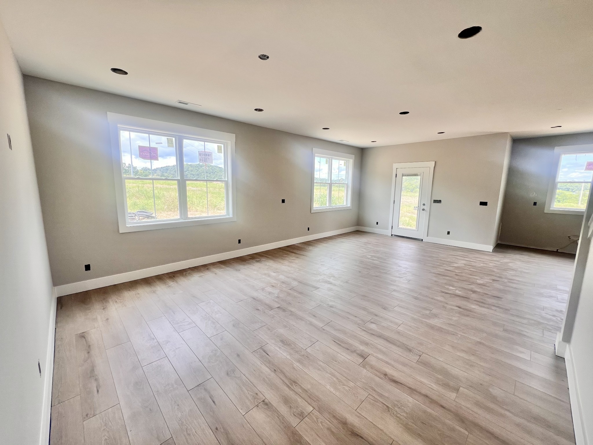 180 Scenic Ln