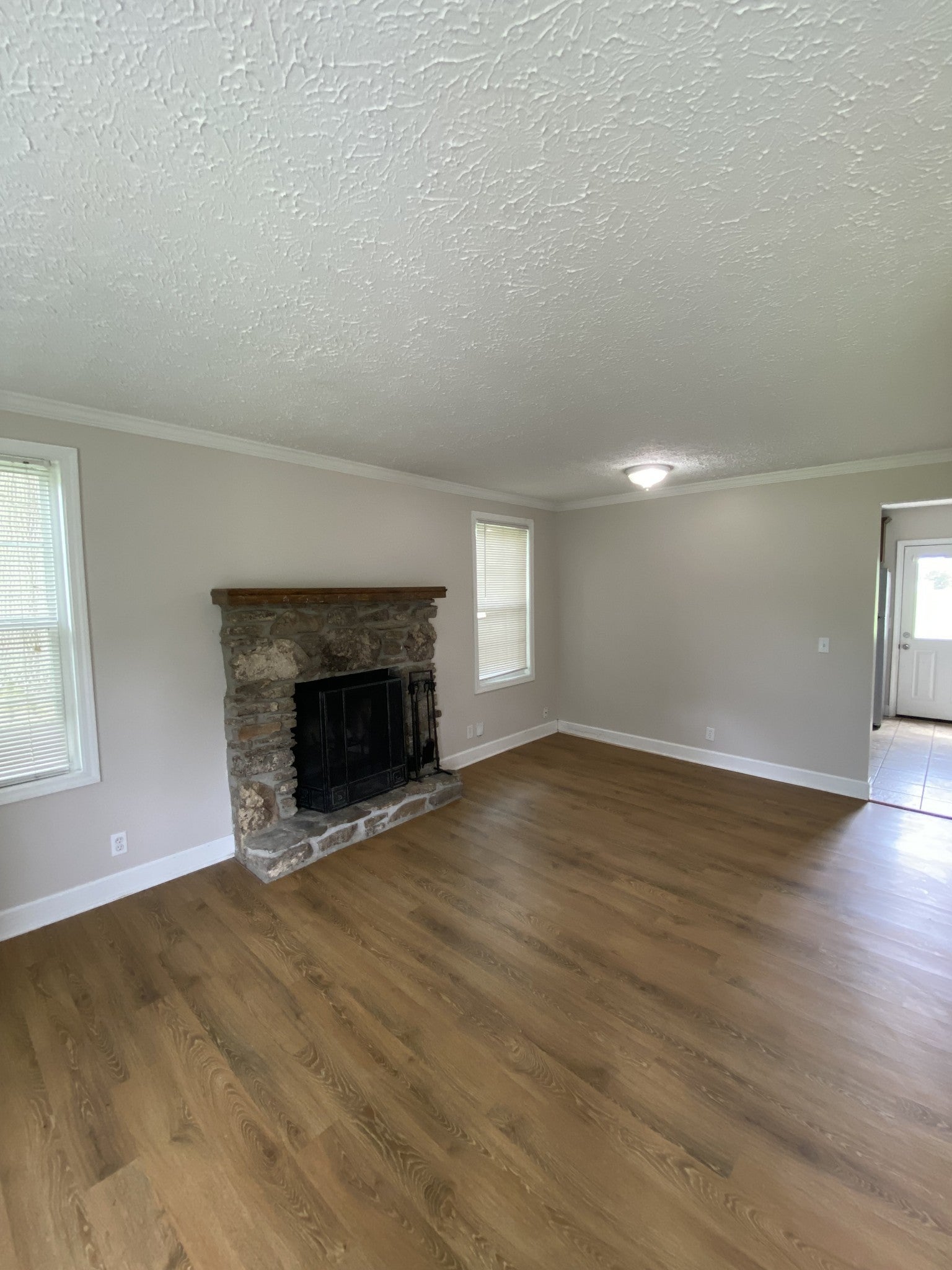 2327 Kimberly Dr