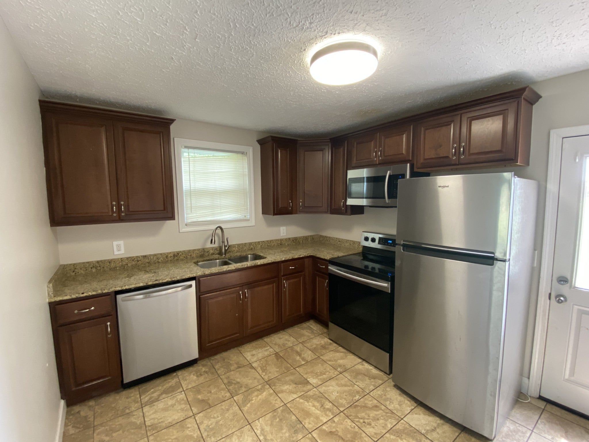 2327 Kimberly Dr