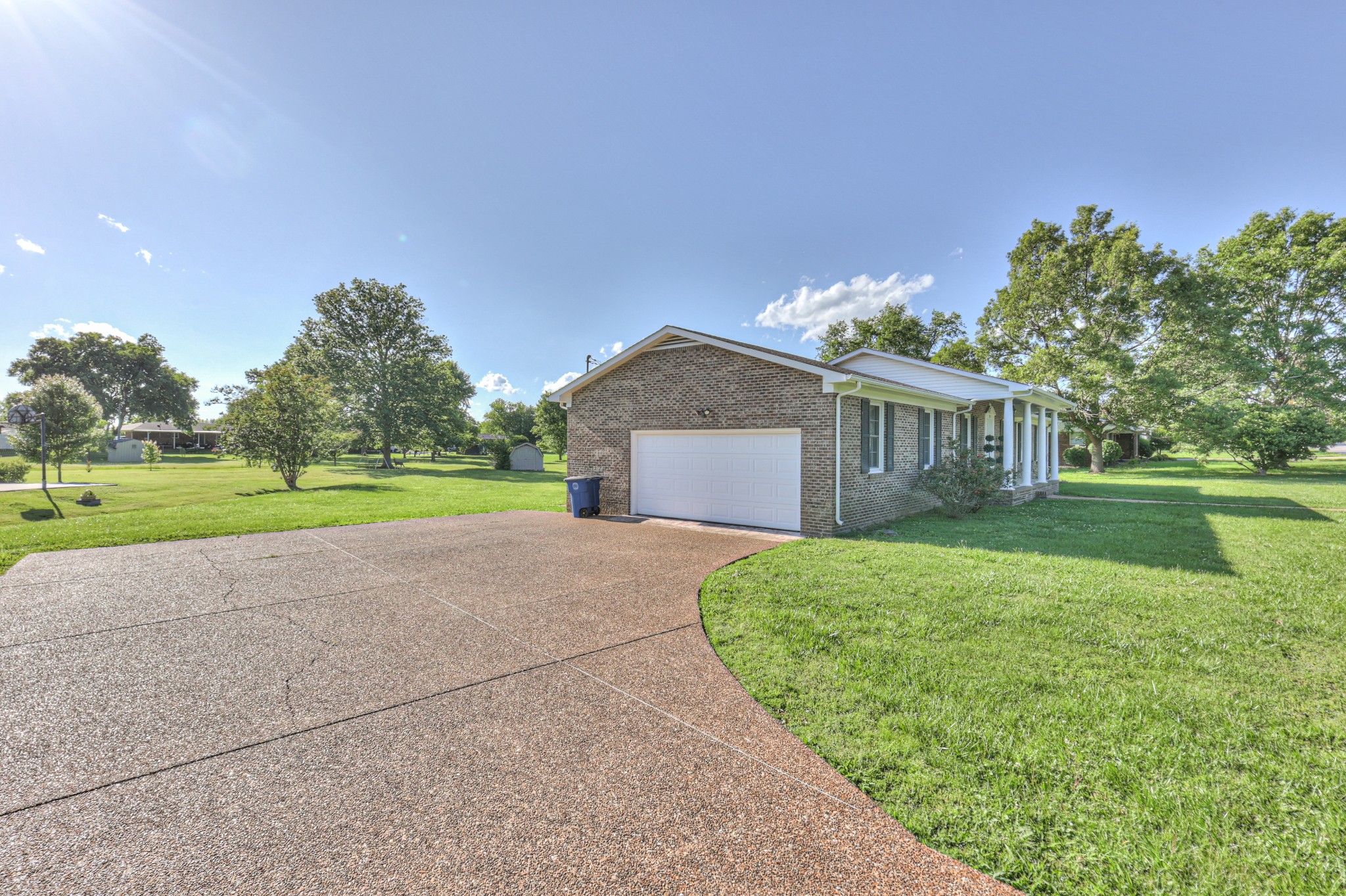 703 Dow Dr