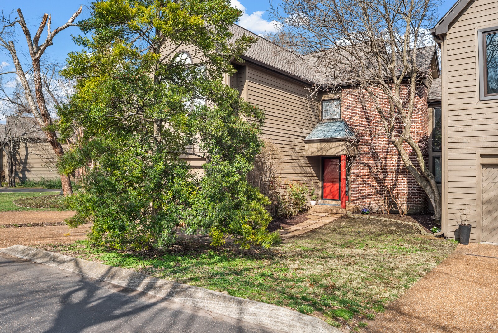 708 Harpeth Trace Dr