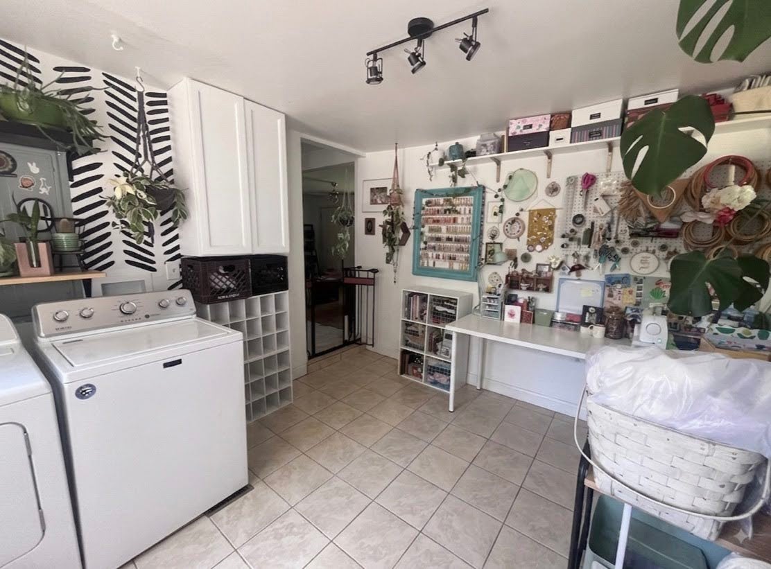 1208 Barry Dr