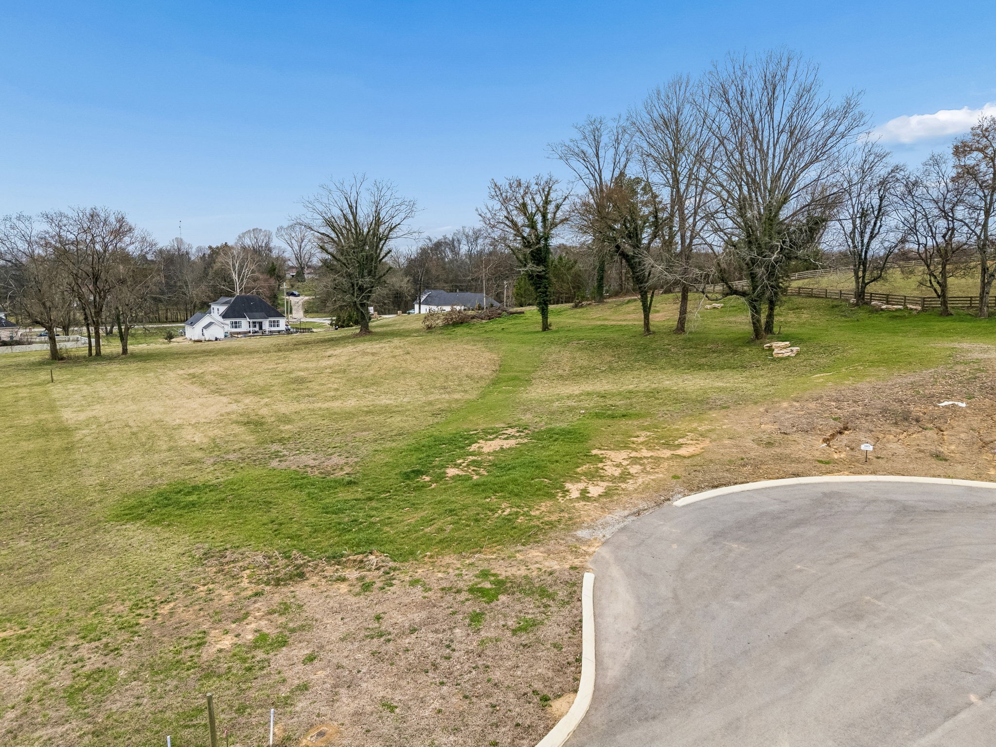 105 Heirloom Ln