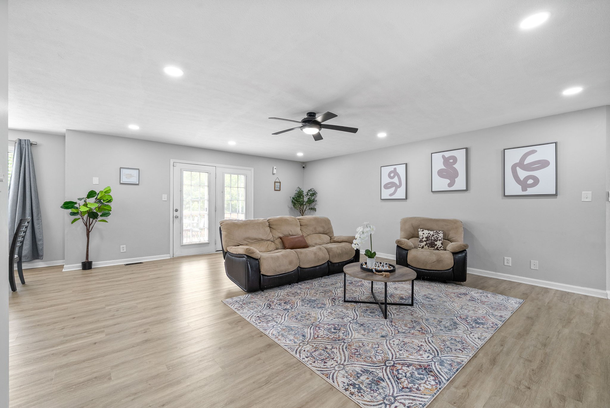 1556 Apache Way