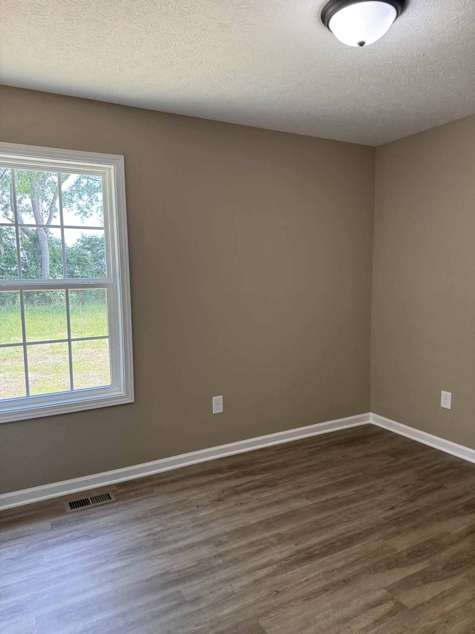 131 Hesselly Rd