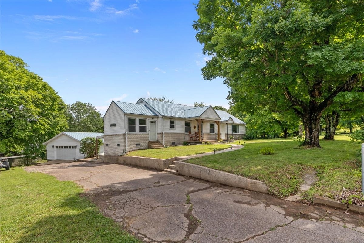 3030 Highway 49 E