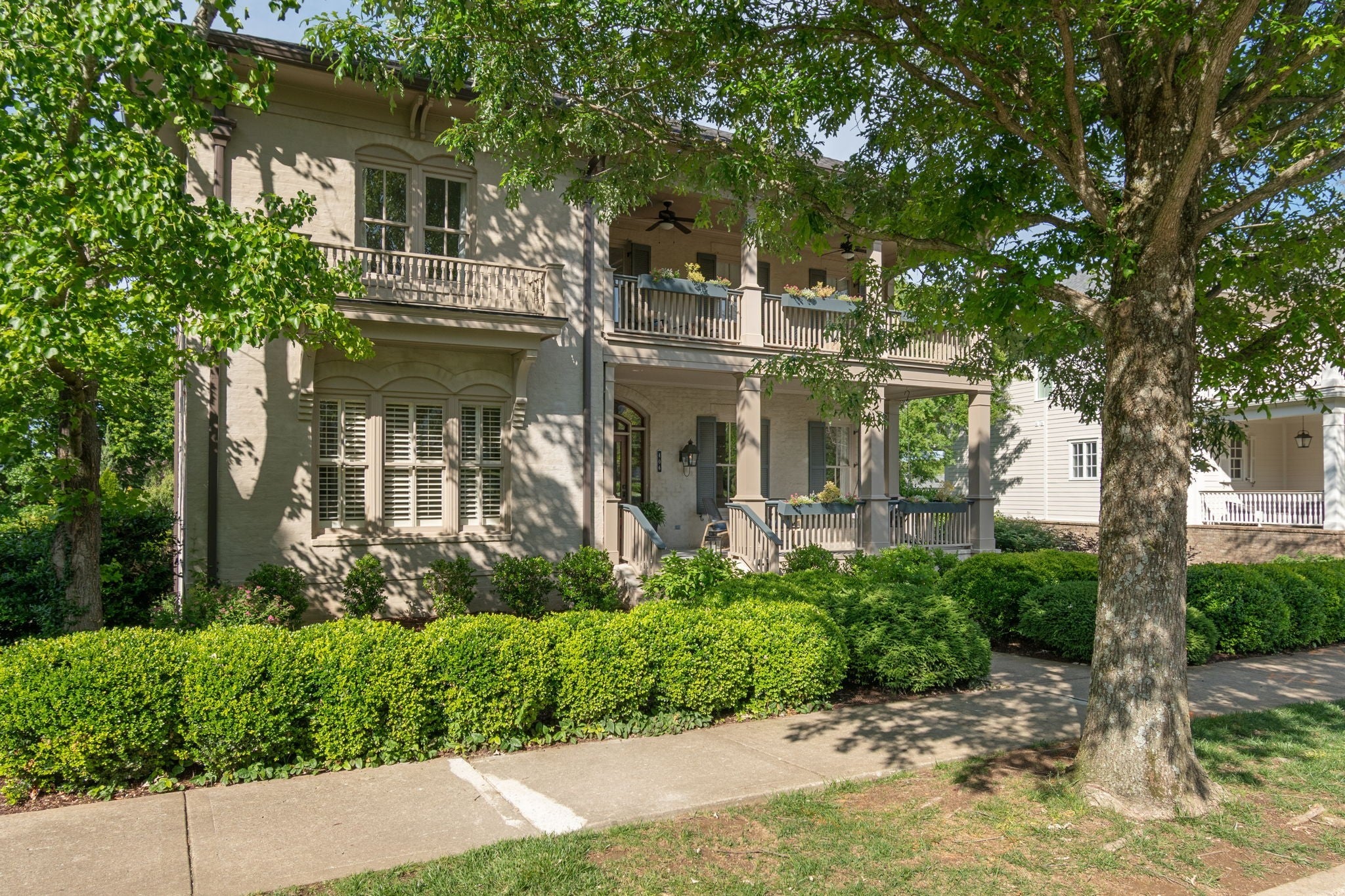 5.0-bed rental at 406 Wild Elm St