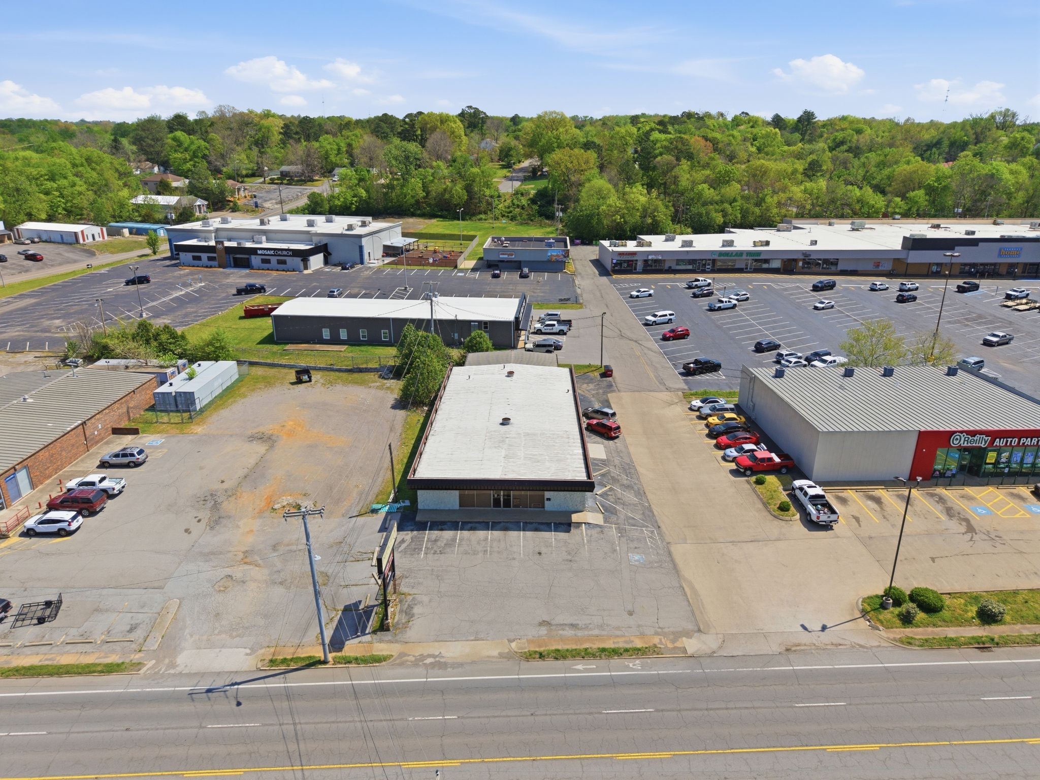 Photo 1 of 23 — 1015 S Riverside Dr, Clarksville, TN 37040